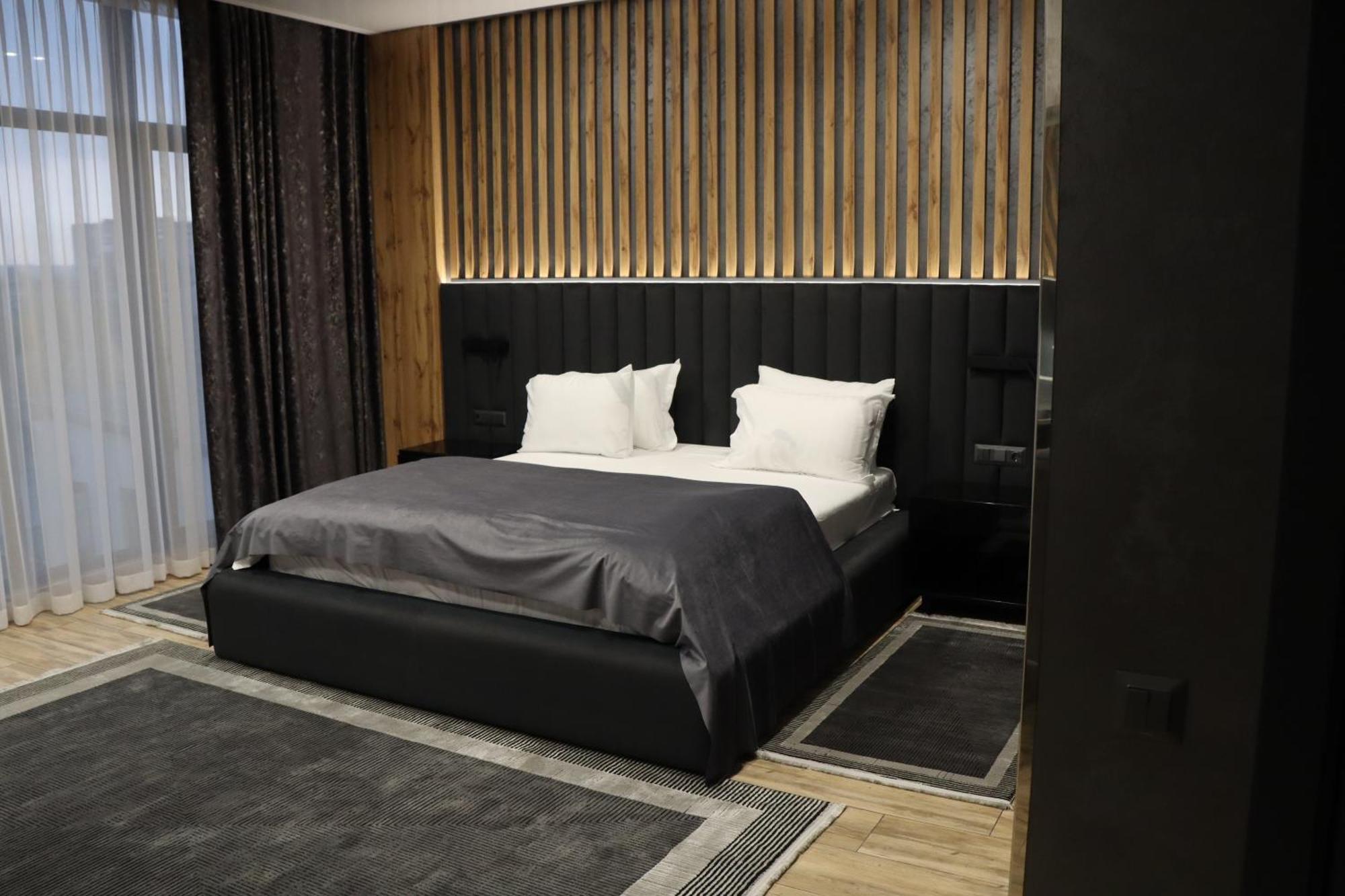 Sobkoff Hotel Khmelʼnytsʼkyy Bagian luar foto